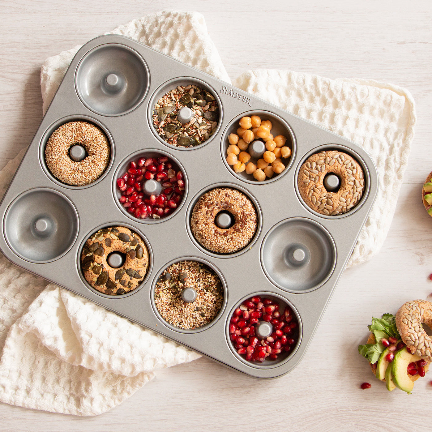 STÄDTER We love baking - 12 cups Donuts pan